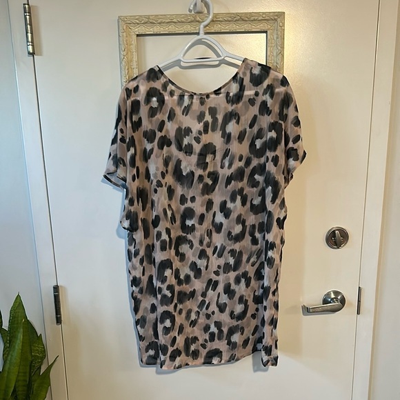 BAR III | Leopard Print Tunic Cover Up Top - Picture 8 of 10